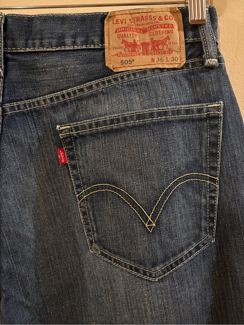 Levi's 505 Straight Men’s Jeans in Dark Blue Denim, Sz 36. - Picture 5 of 13